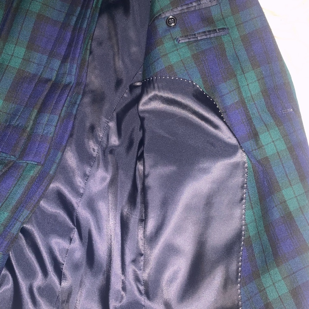 Suit - Picture 2 of 11